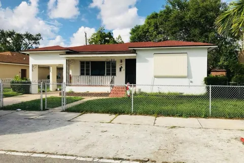 1745 NW 47th St, Miami FL 33142