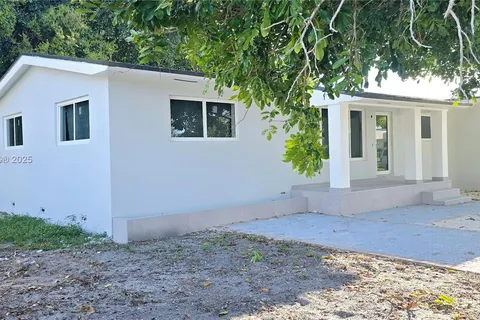 2530 NW 111th ST, Miami FL 33167