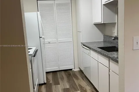 4083 NW 87TH AV # 4083, Sunrise FL 33351