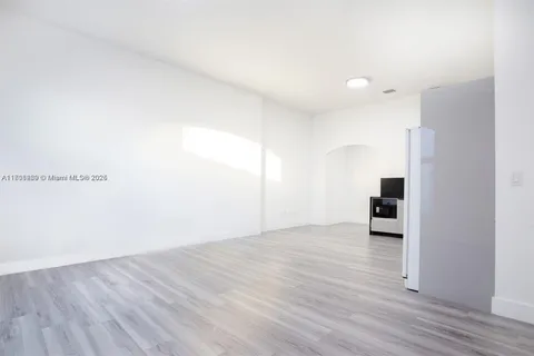 13285 NW 11th St, Miami FL 33182