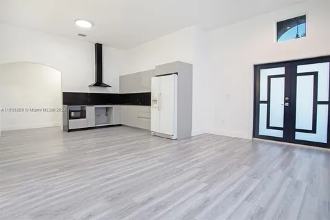 13285 NW 11th St, Miami FL 33182