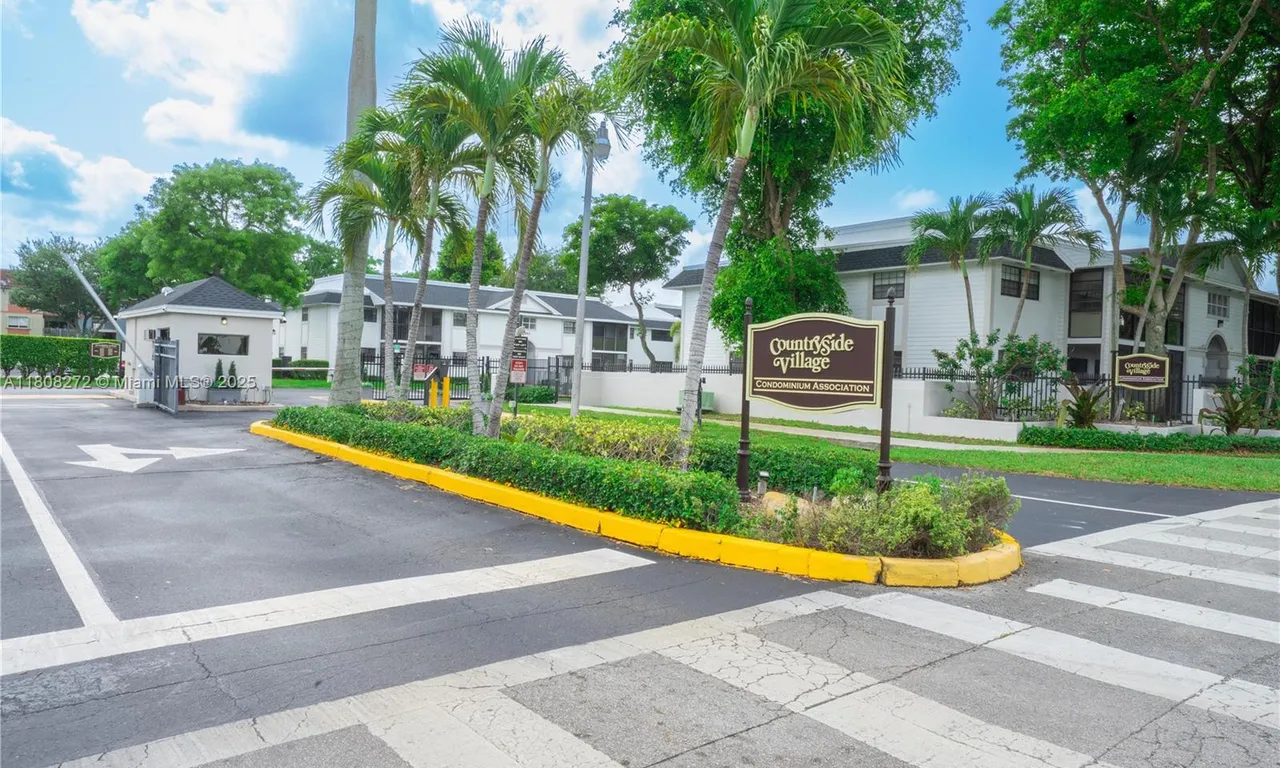 18785 NW 62nd Ave # 106, Hialeah FL 33015