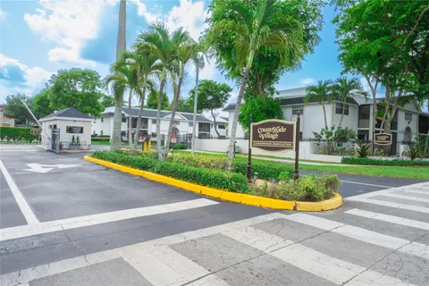 18785 NW 62nd Ave # 106, Hialeah FL 33015