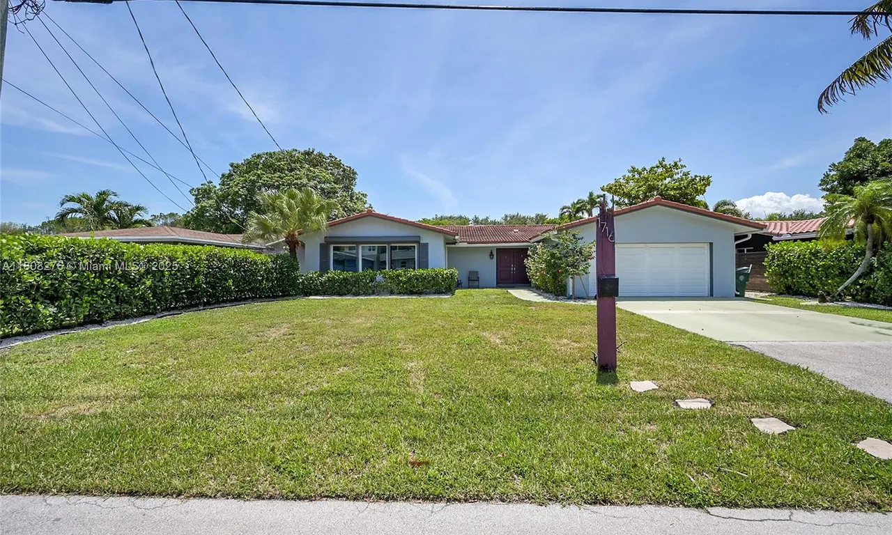 1716 NW 36th Ct, Oakland Park FL 33309