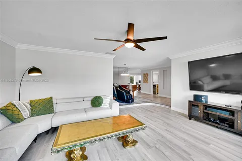 1716 NW 36th Ct, Oakland Park FL 33309