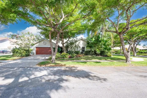 2215 SW 14th Pl, Boca Raton FL 33486