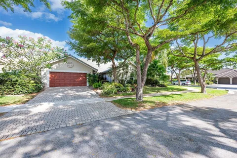 2215 SW 14th Pl, Boca Raton FL 33486