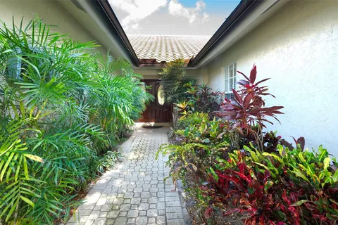 2215 SW 14th Pl, Boca Raton FL 33486