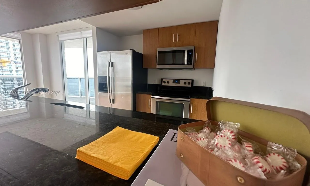 601 NE 23rd St, Miami FL 33137