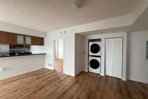 601 NE 23rd St, Miami FL 33137
