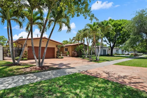 991 Dove Ave, Miami Springs FL 33166