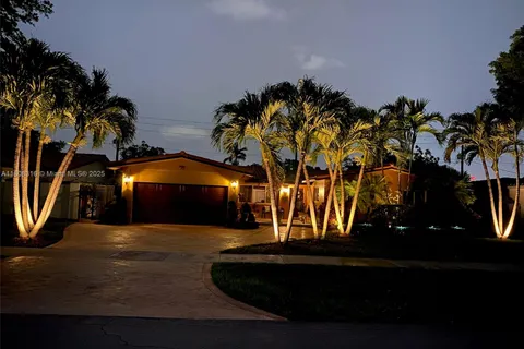 991 Dove Ave, Miami Springs FL 33166