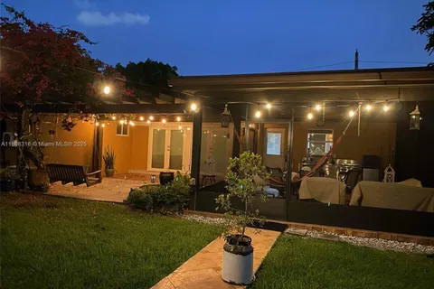 991 Dove Ave, Miami Springs FL 33166