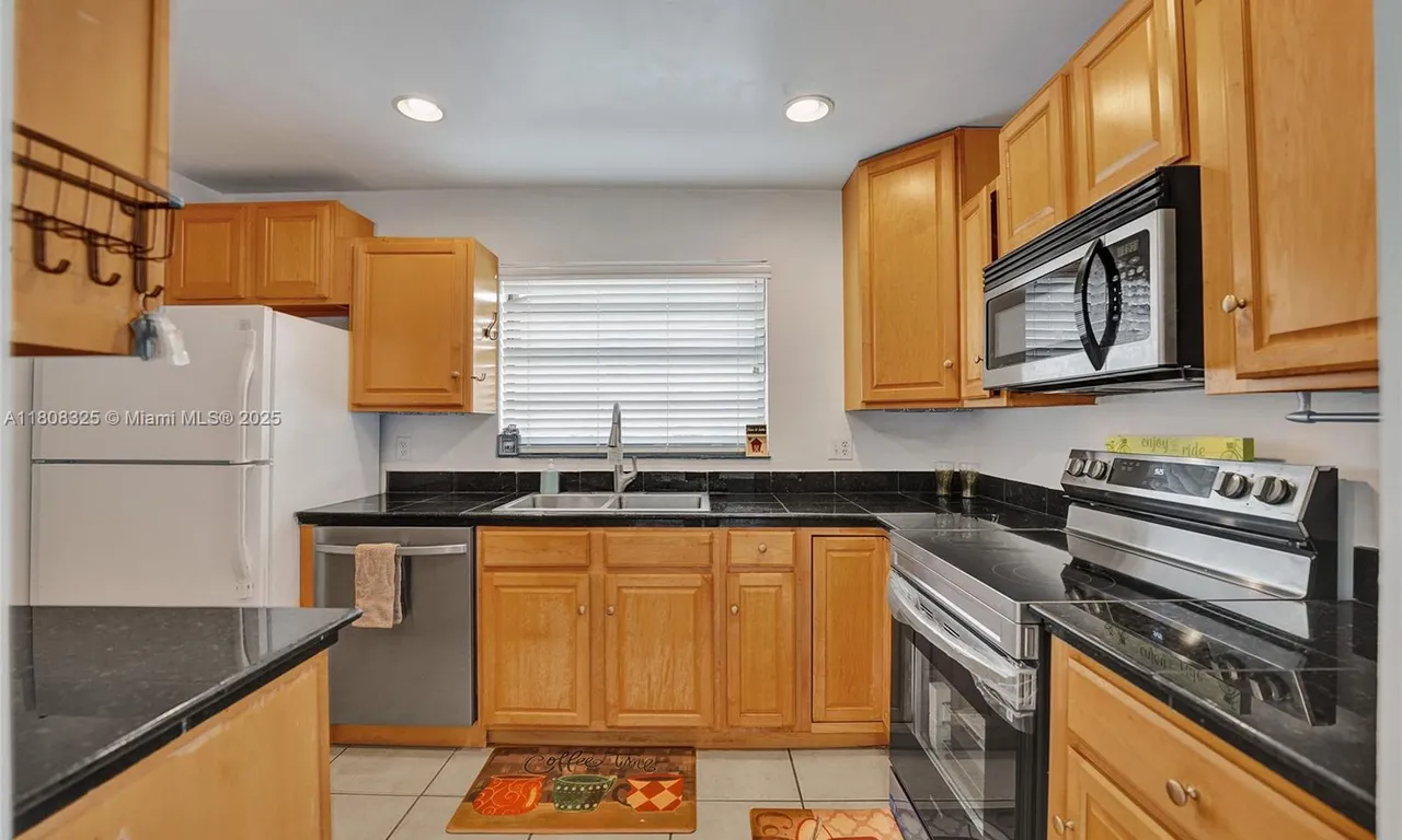 1551 NW 92nd Ave # 185, Pembroke Pines FL 33024
