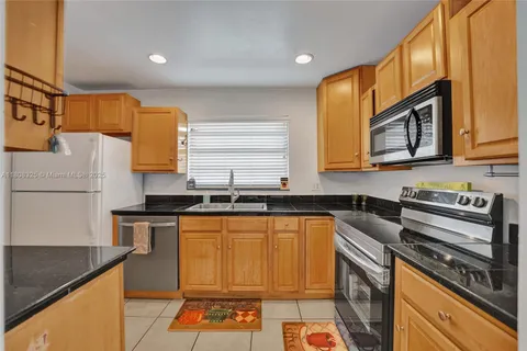 1551 NW 92nd Ave # 185, Pembroke Pines FL 33024