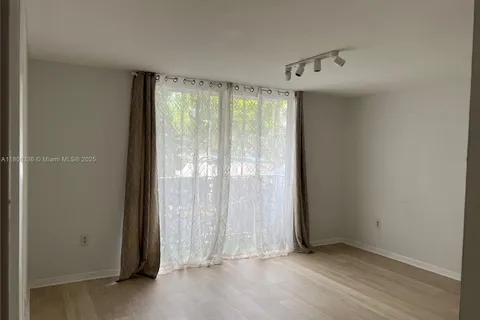 1740 NW N River Dr # 221, Miami FL 33125