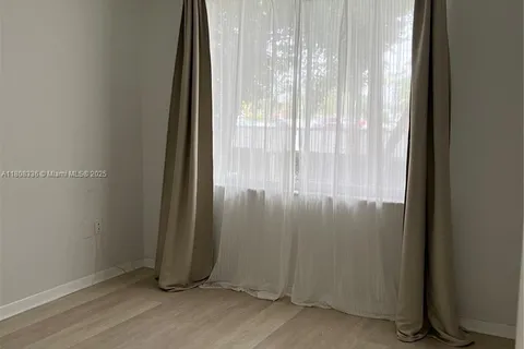 1740 NW N River Dr # 221, Miami FL 33125