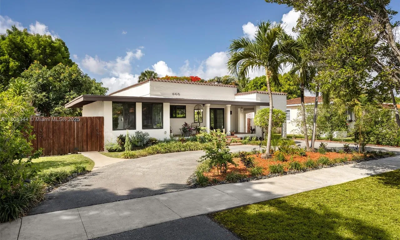 58 Glendale Dr, Miami Springs FL 33166