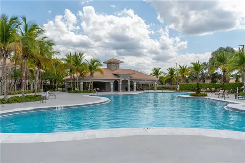 4149 E Gardenia Ave, Weston FL 33332