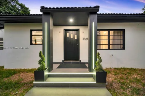 7335 SW 104th St, Pinecrest FL 33156