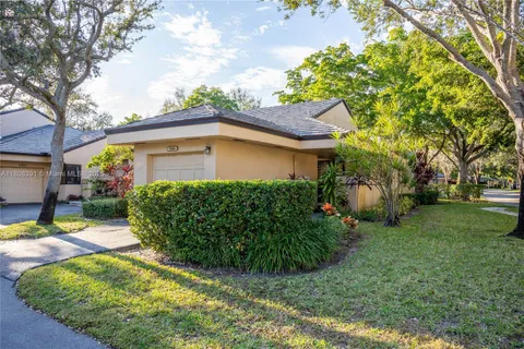 9286 N Chelsea Dr N, Plantation FL 33324