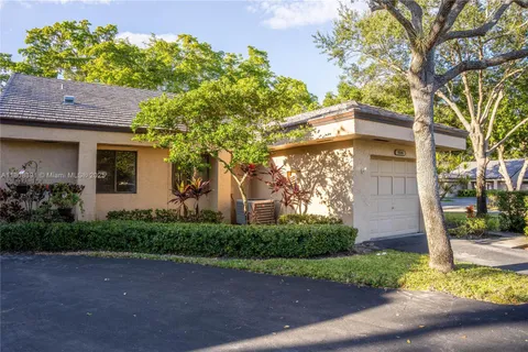 9286 N Chelsea Dr N, Plantation FL 33324