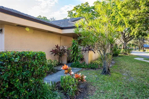 9286 N Chelsea Dr N, Plantation FL 33324