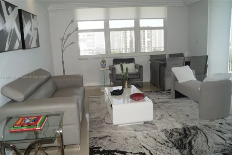 2801 NE 183rd St # 1916W, Aventura FL 33160