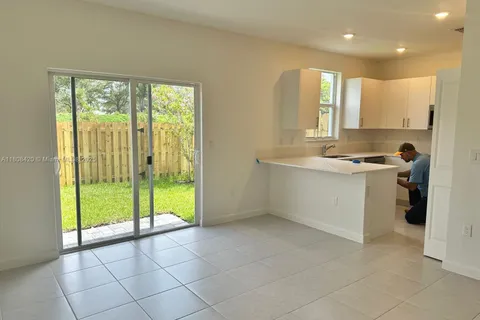 11965 NW 47th Mnr, Coral Springs FL 33076