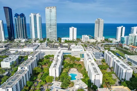 16919 N Bay Rd # 521, Sunny Isles Beach FL 33160