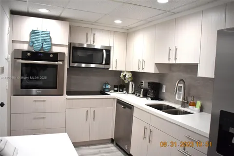 3901 S Ocean Dr # 11A, Hollywood FL 33019