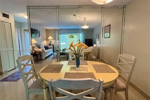 700 NE 14th Ave # 204, Hallandale Beach FL 33009