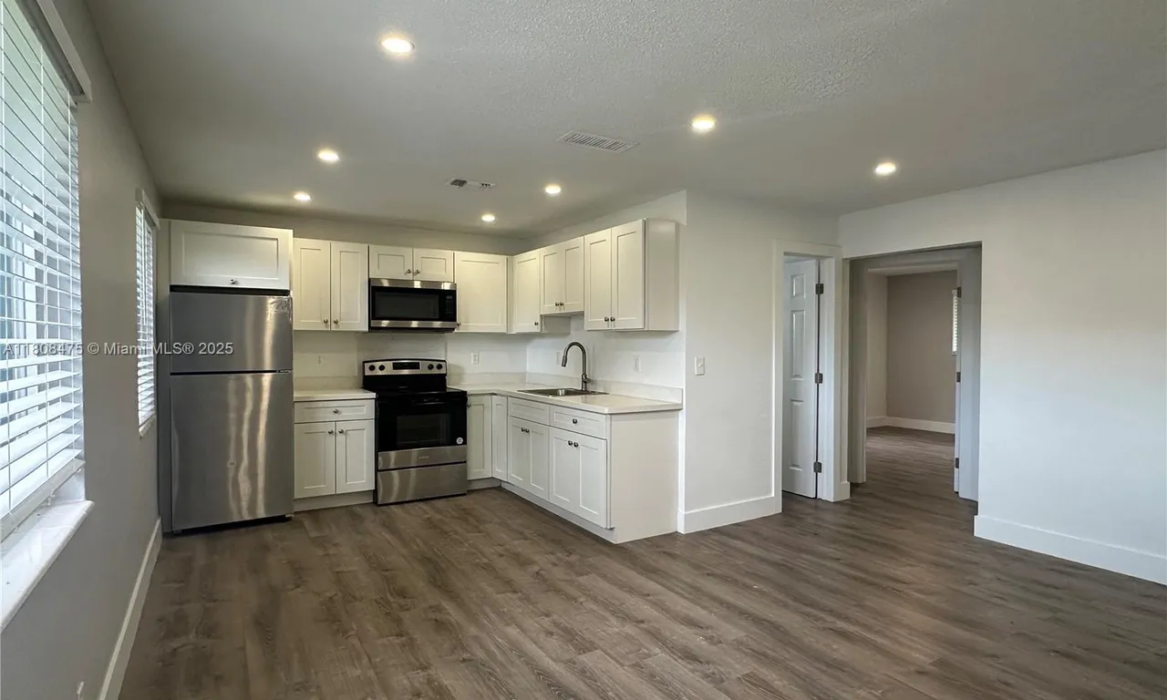 5911 NE 18th Ave # 1, Fort Lauderdale FL 33334
