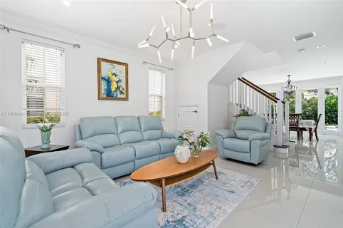 5701 SW 85th St # 5701, South Miami FL 33143
