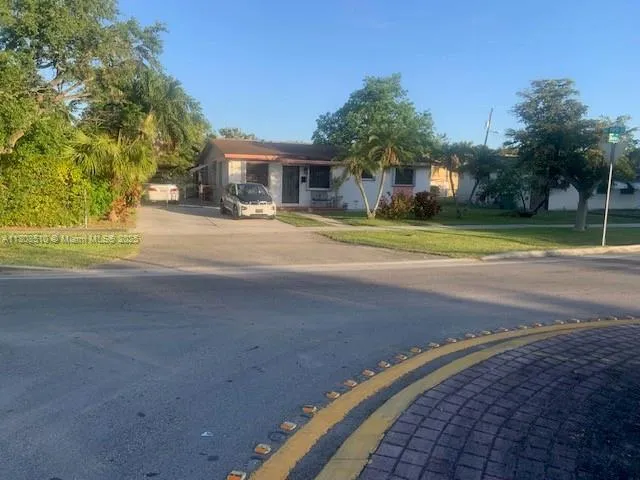 1470 North Dr, Miami FL 33179