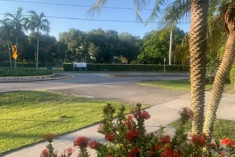 1470 North Dr, Miami FL 33179