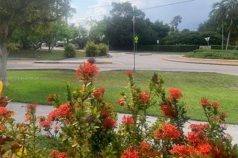 1470 North Dr, Miami FL 33179