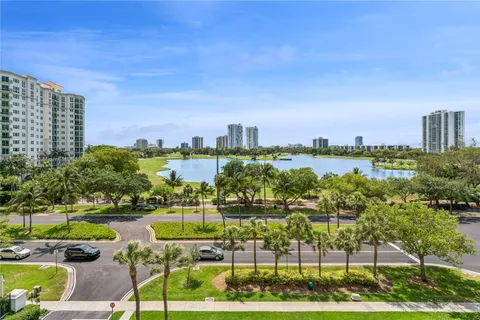 20185 E Country Club Dr # 505, Aventura FL 33180
