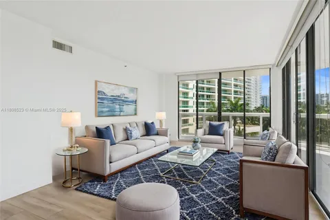 20185 E Country Club Dr # 505, Aventura FL 33180