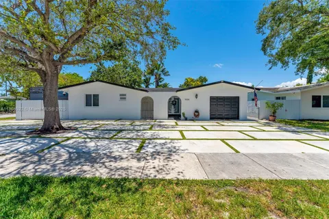 9304 SW 166th Ter, Palmetto Bay FL 33157