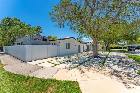 9304 SW 166th Ter, Palmetto Bay FL 33157