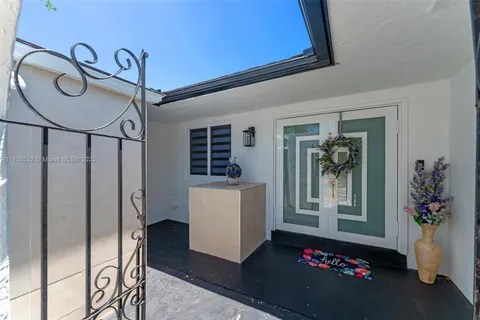 9304 SW 166th Ter, Palmetto Bay FL 33157