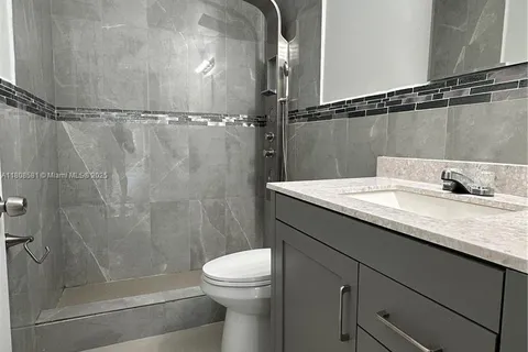8600 SW 12th St, Pembroke Pines FL 33025