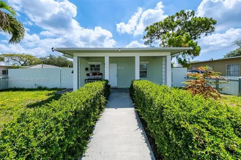 844 NW 15th Ave, Fort Lauderdale FL 33311