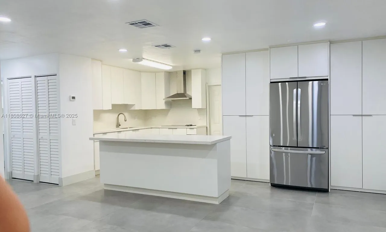 2820 NW 14th Ct, Fort Lauderdale FL 33311