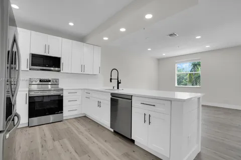 4123 Parkside Dr, Jupiter FL 33458