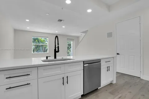 4123 Parkside Dr, Jupiter FL 33458