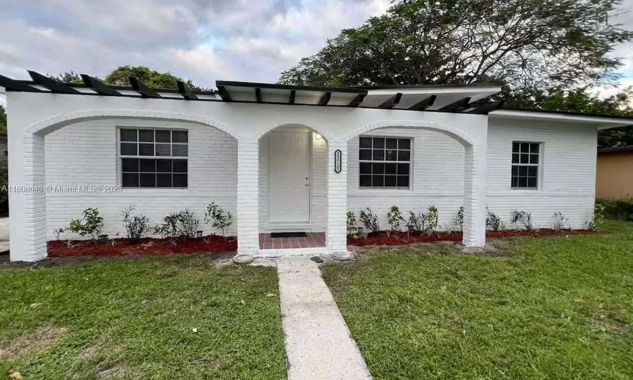 13725 NW 4th Ct, North Miami FL 33168