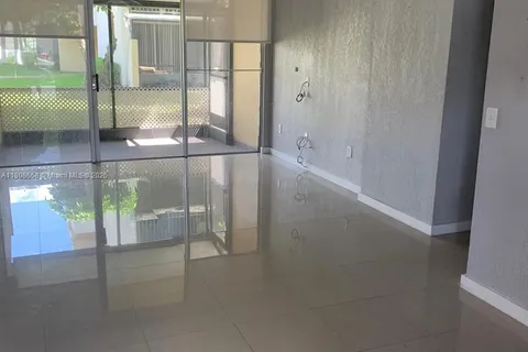 8810 Fontainebleau Blvd # 104, Miami FL 33172