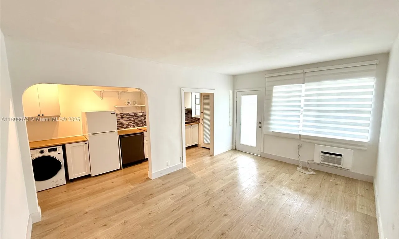 330 74th St # 8, Miami Beach FL 33141